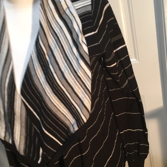 DKNYC Cascade Front sweater/cardigan - Picture 3 of 7